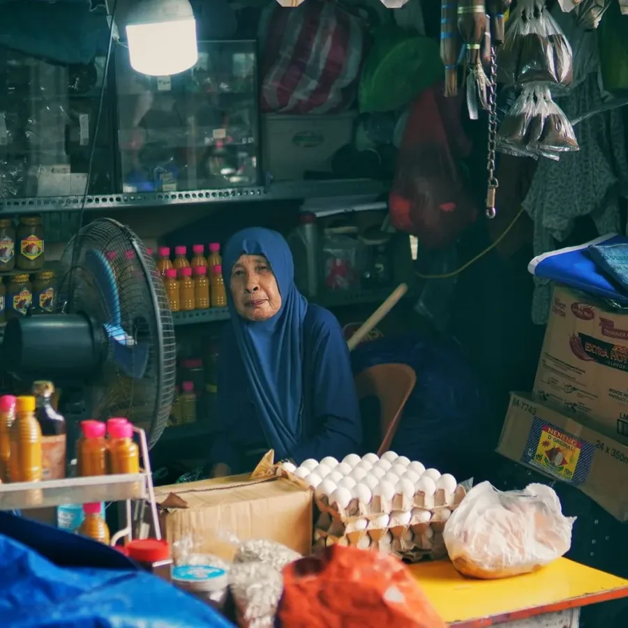 Ngăn mát bánh kẹo, sữa